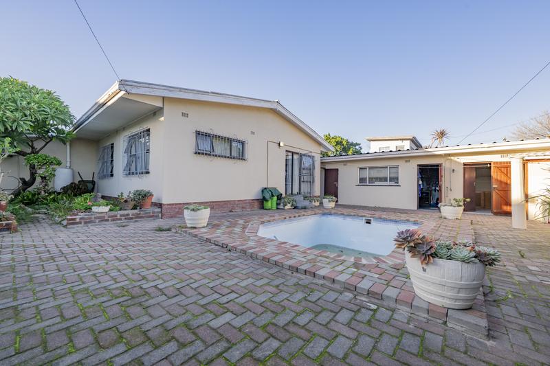 3 Bedroom Property for Sale in Clamhall Western Cape